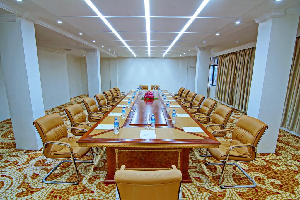 Wilson Hotel Mandalay Buitenkant foto