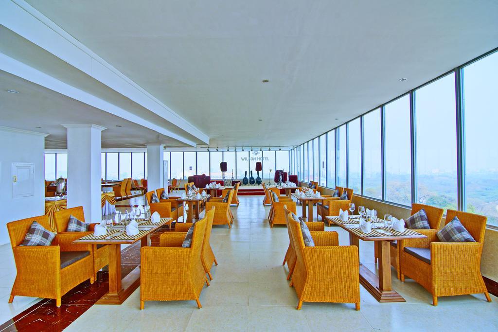 Wilson Hotel Mandalay Buitenkant foto