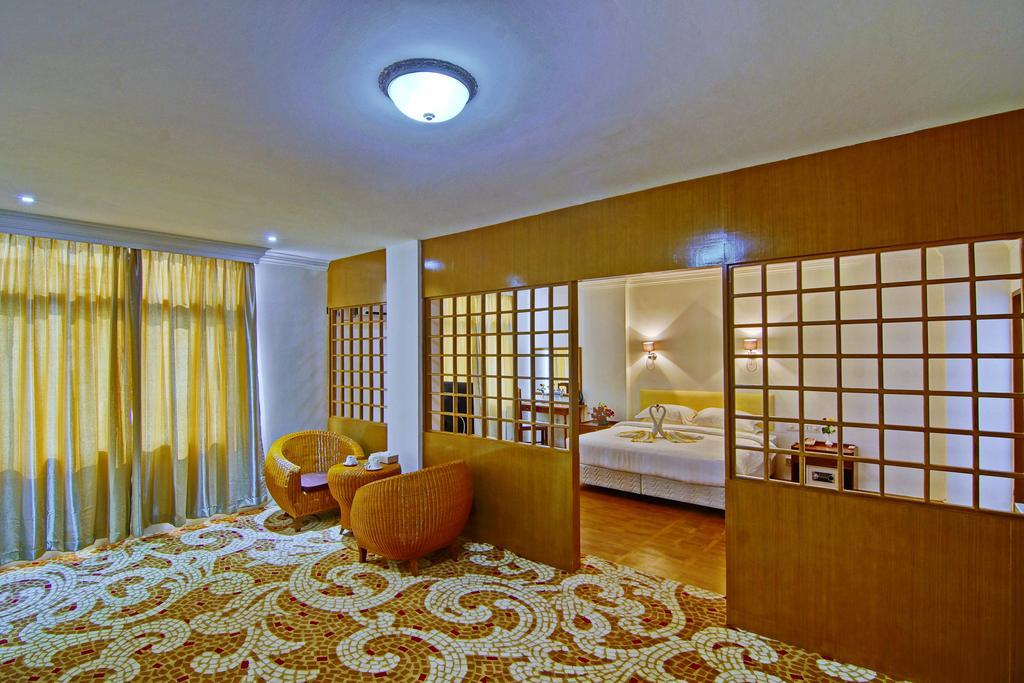 Wilson Hotel Mandalay Buitenkant foto